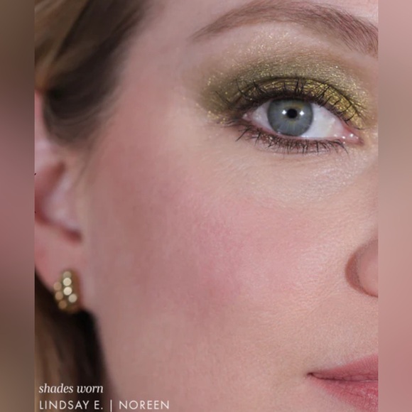 NEW WANDER BEAUTY TRAILBLAZER EYESHADOW PALETTE, 10 WONDERFUL SHADES 7.5g/0.25oz - Picture 7 of 9